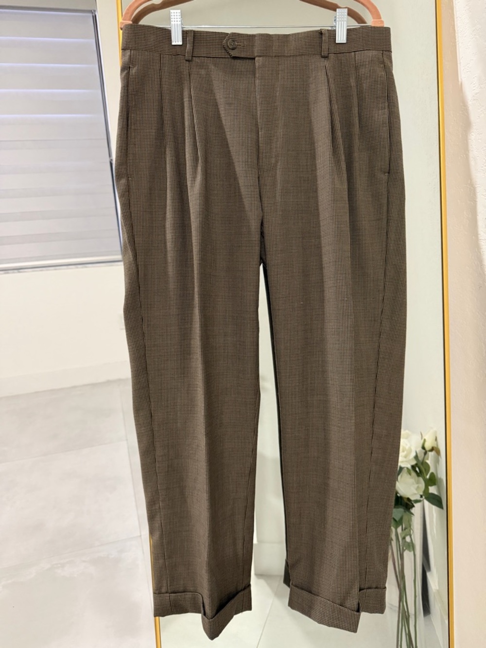 100% Wool Tasso Elba Men’s Brown Pleated Cuffed Dress Pants in 33x30